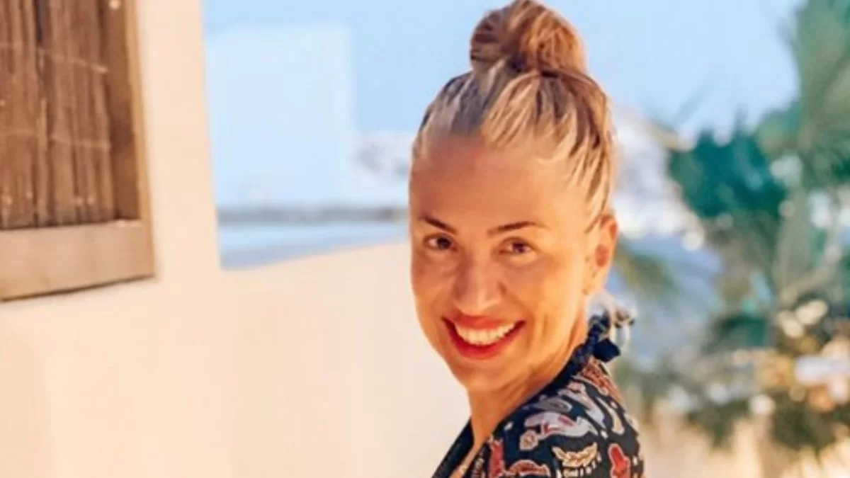 Ποζάρει σε ξενοδοχείο της Μυκόνου με το λευκό μπικίνι της - Οι φοβερές αναλογίες της Μαρίας Ηλιάκη