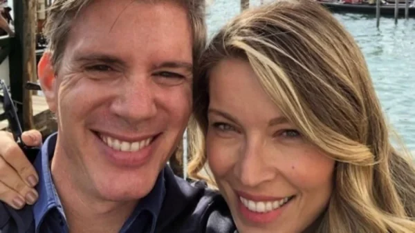 Μαριέττα Χρουσαλά: Με καυτό μπικίνι στην αγκαλιά του  Λέοντα Πατίτσα