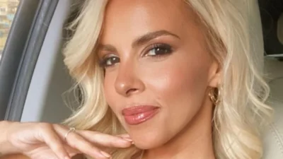 ''Λάμπει'' από ευτυχία η Τζένη Μελιτά - Ολοκληρώθηκε η πρόβα νυφικού λίγο πριν ανέβει τα σκαλιά της εκκλησίας