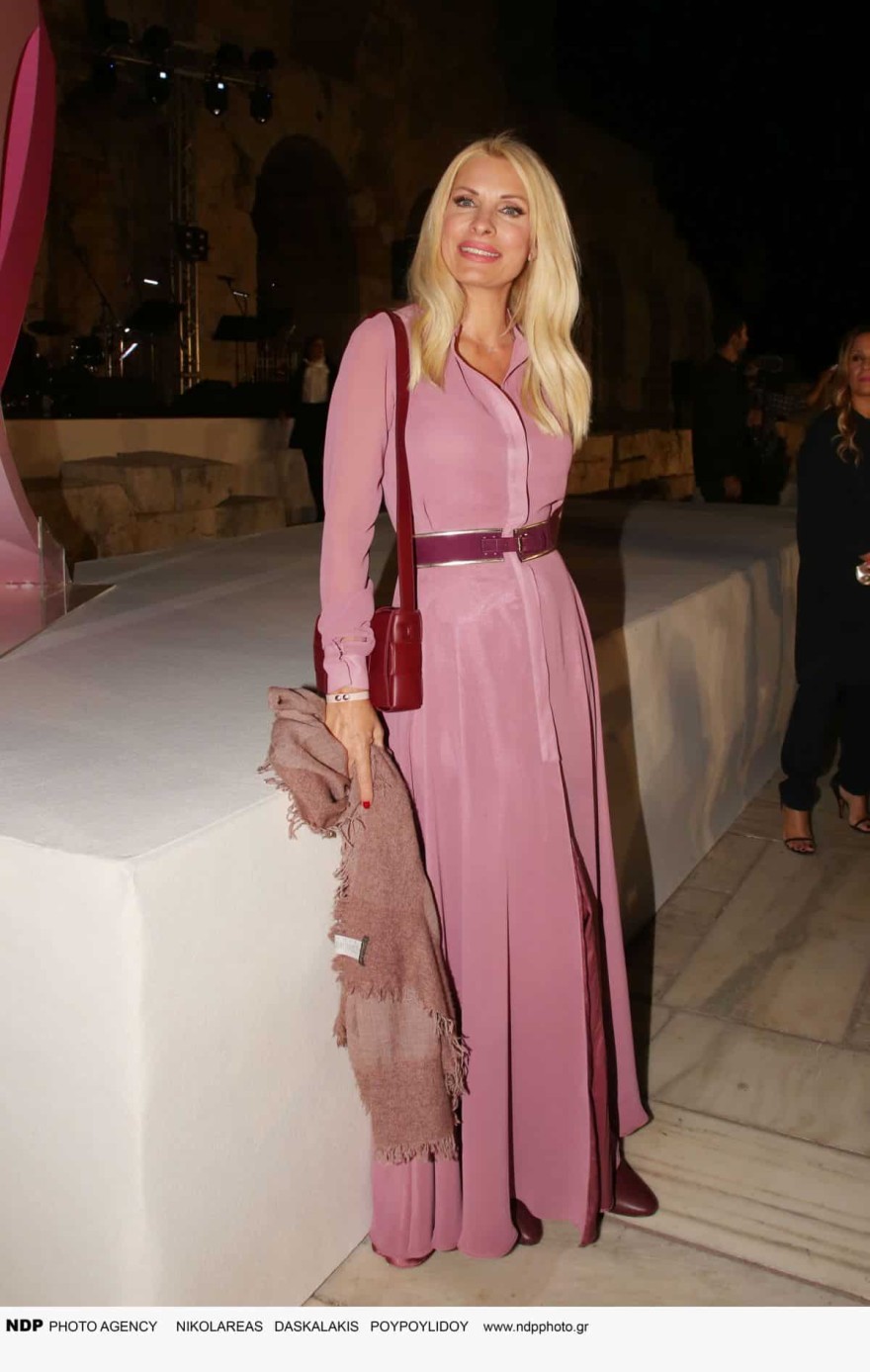 Ελένη Μενεγάκη τσάντες λεφτά