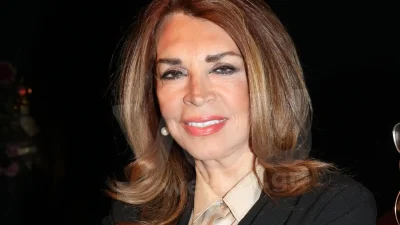 Ξεκίνησε τις διακοπές της από την Κίμωλο - Η φωτογραφία της Μιμής Ντενίση με ολόσωμο εντυπωσιακό μαγιό