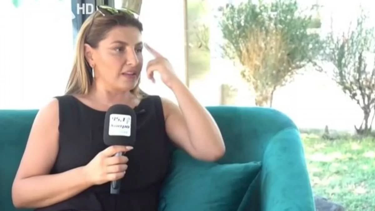 «Το έχω δηλώσει ότι έχω κάνει...» - Η αποκάλυψη της Παπαρίζου για τις πλαστικές επεμβάσεις στο πρόσωπό της