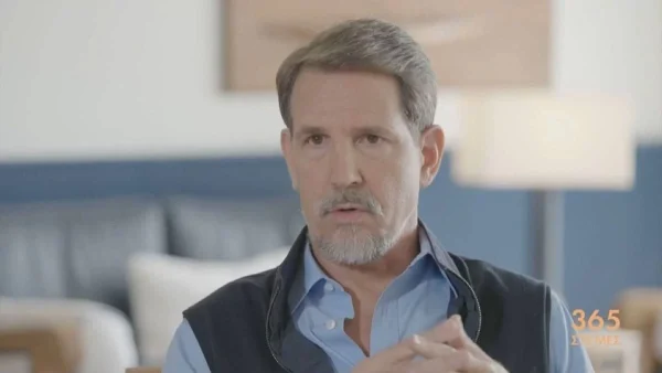 Παύλος Γλύξμπουργκ: Η πρώτη τηλεοπτική συνέντευξη μετά το θάνατο του τέως Βασιλιά Κωνσταντίνου - Τι συμβαίνει με το επίθετό του