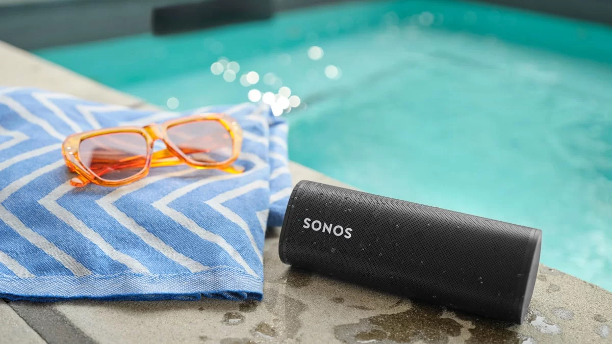 Πάρτι στην παραλία παρέα με τη μοναδική μουσική εμπειρία Sonos!