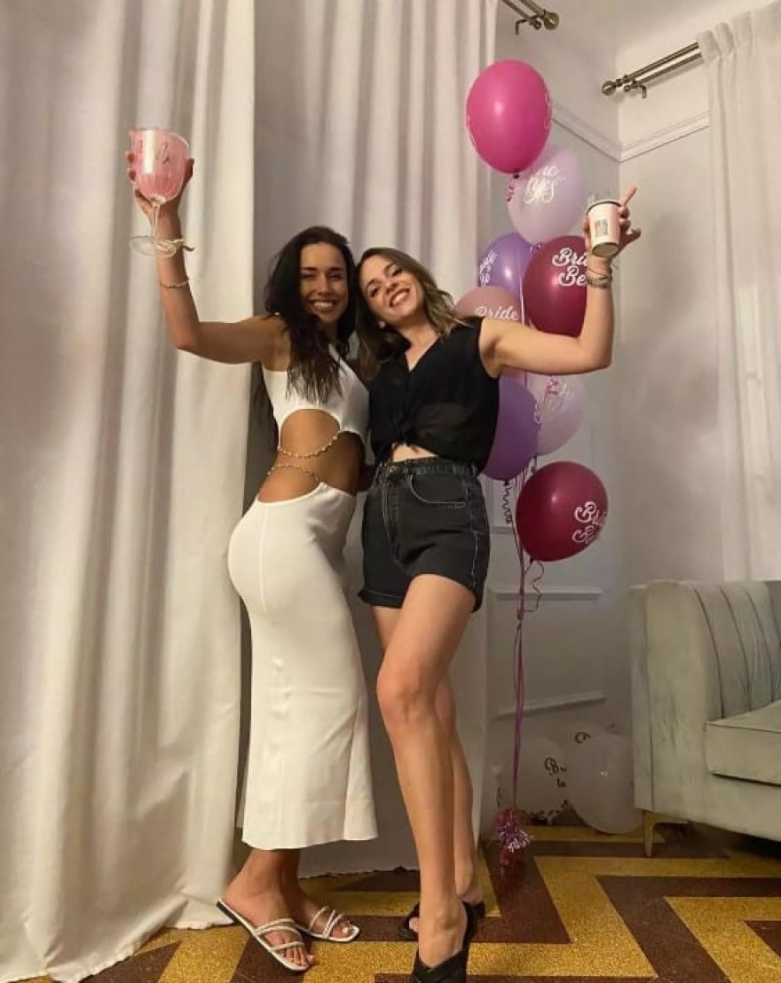 Παντρεύεται ο Stan - Φωτογραφίες και βίντεο από το φαντασμαγορικό μπάτσελορ της μέλλουσας γυναίκας του