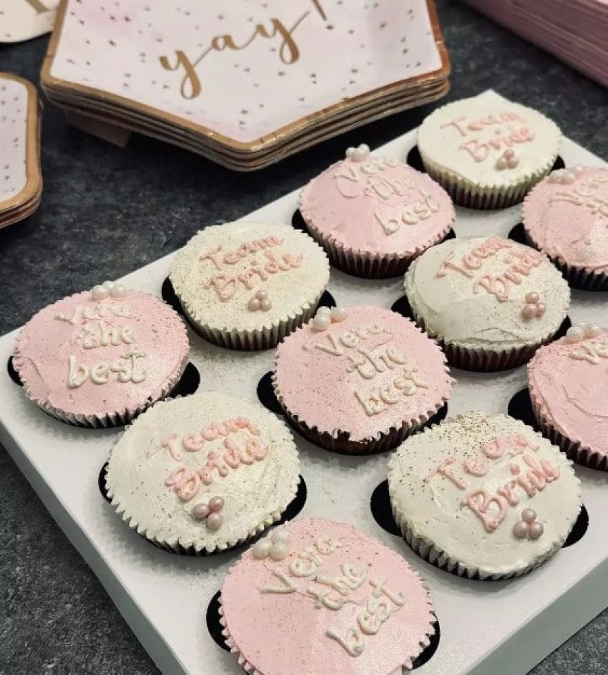 Παντρεύεται ο Stan - Φωτογραφίες και βίντεο από το φαντασμαγορικό μπάτσελορ της μέλλουσας γυναίκας του