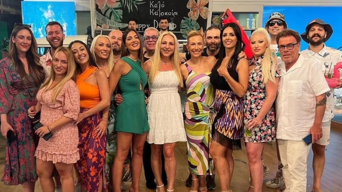 Παντρεύτηκε συνεργάτιδα της Σταματίνας Τσιμτσιλή - Η φωτογραφία με τη νύφη και το ονειρικό νυφικό της