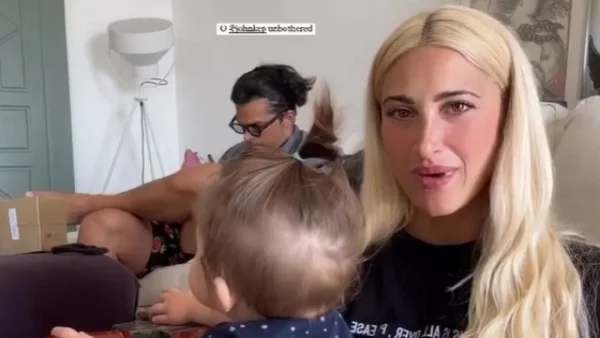 Ο νουνίτο προσπαθεί να κάνει τα πρώτα του βήματα - Το τρυφερό βίντεο της Ιωάννας Τούνη από το ξενοδοχείο στη Μάνη