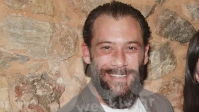 Με πολύ μακριά μαλλιά και boho στυλ - Σπάνια φωτογραφία με την αδερφή του Αντίνοου Αλμπάνη