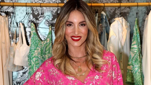 «Δεν με συντηρεί ο πλούσιος σύζυγος!» - Θύελλα αντιδράσεων με τη νέα ανάρτηση της Αθηνάς Οικονομάκου