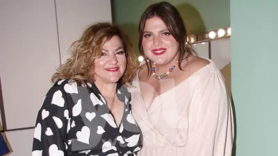 Δεν τον βλέπουμε συχνά - Αυτός είναι ο πατέρας της Δανάης Μπάρκα και πρώην σύζυγος της Σταυροπούλου