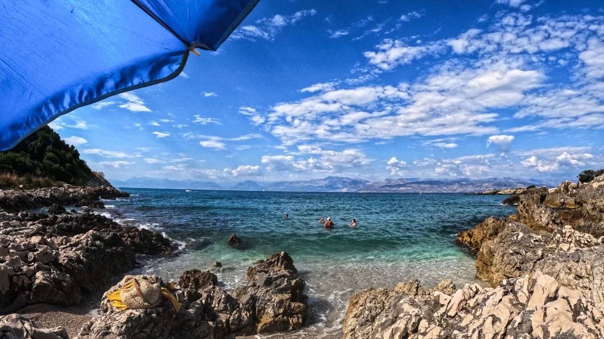 Καιρός 14/8: Καταιγίδες στη μισή Ελλάδα και ήλιος στην άλλη μιση - Που θα φτάσει το θερμόμετρο