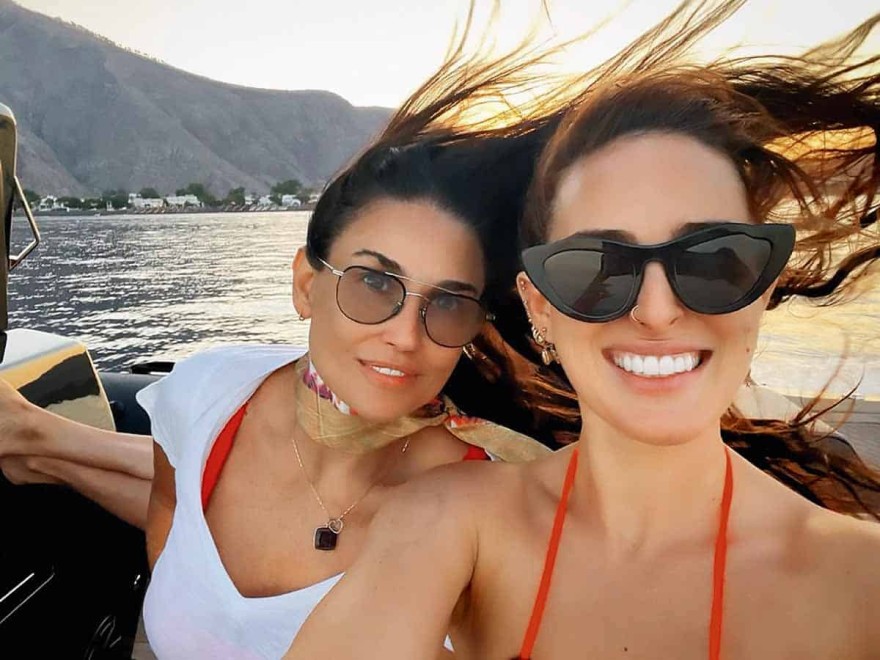 Ντέμι Μουρ: Αψεγάδιαστο σώμα στα 60 της χρόνια - Αποκλειστικές φωτογραφίες από τις διακοπές της στην Κεφαλονιά