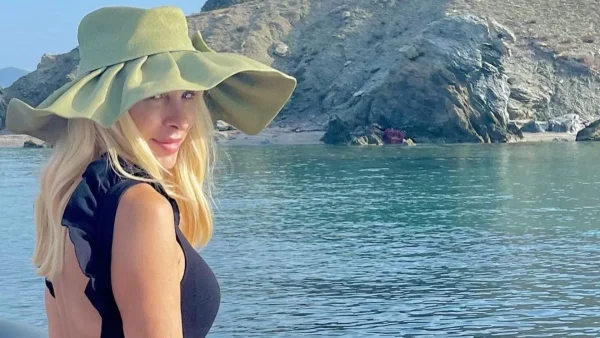 Ελένη Μενεγάκη - Ματέο Παντζόπουλος: Τους "τσάκωσαν" πάνω στο χλιδάτο σκάφος τους στο Μεγανήσι! Διακοπές με τα παιδιά της