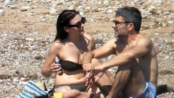 Πέτρος Λαγούτης: Με την Μάρθα Λαμπίρη Φεντόρουφ και τους γιους του στην παραλία - Αποκλειστικές φωτογραφίες από τις τρυφερές στιγμές