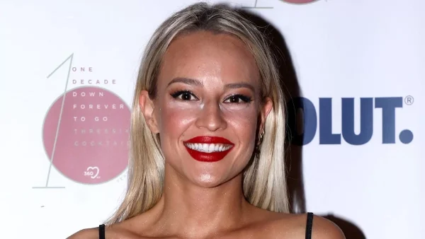 Ιλένια Ουίλιαμς: Με hot κόκκινο κραγιόν που απογείωσε το καλοκαιρινό της beauty look!