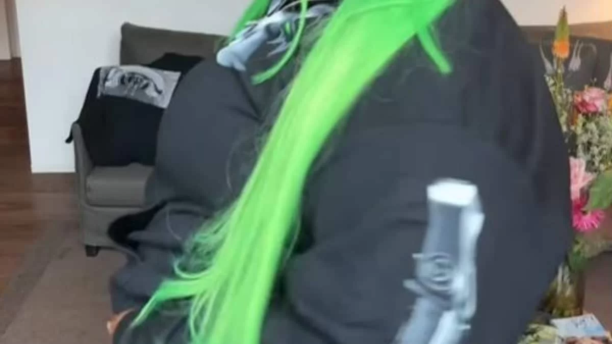 Καταγγελίες σοκ σε βάρος γνωστής τραγουδίστριας - «Εξανάγκαζε χορεύτριες της να τρώνε μπανάνες από κόλπους ιερόδουλων»