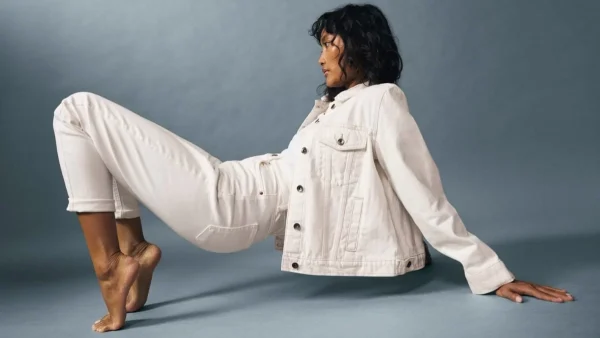 Φθινοπωρινές εμφανίσεις από το πρωί έως το βράδυ με denim κομμάτια από τα Marks & Spencer!