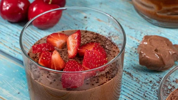 Ακόμη και αν κάνεις διατροφή φάτο χωρίς τύψεις: Γλυκό ψυγείου με σοκολάτα, χωρίς ζάχαρη και αυγά