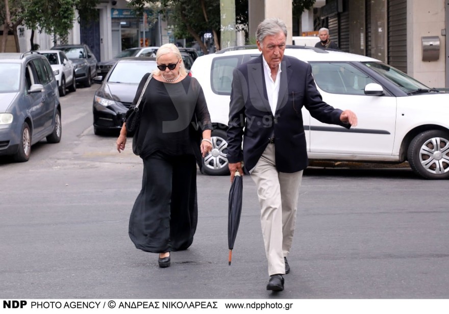 Μπέσσυ Αργυράκη σύζυγος