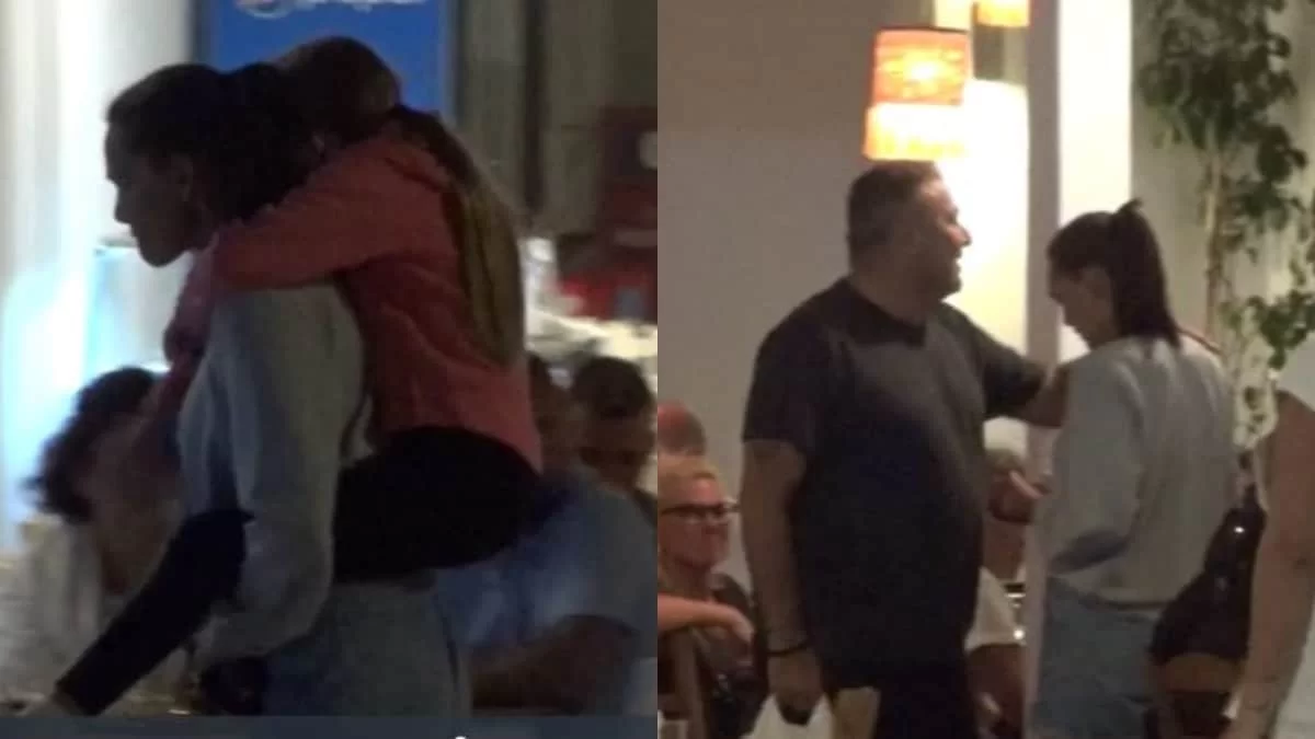 Όλα τα βλέμματα έπεσαν πάνω στην Υβόννη Μπόσνιακ και στην Ελένη - Μαμά και κόρη έκαναν χαμό με τα παιχνίδια τους στα σοκάκια της Μυκόνου