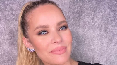 Ανίτα Μπραντ: «Ποτέ στη ζωή μου δεν...» - Η τρυφερή ανάρτηση με το νεογέννητο μωρό της δίπλα στην πισίνα