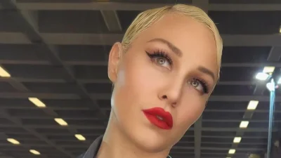 Πηνελόπη Αναστασοπούλου: Η φωτογραφία με ολόσωμο μαύρο μαγιό και τα σχόλια που δέχτηκε για την ηλικία της