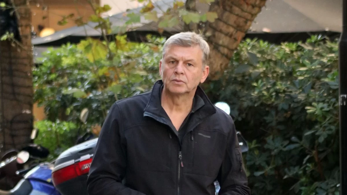 «Να λες ότι είσαι αριστερός και να μένεις στην Εκάλη» - ''Σούσουρο'' με τη ''μπηχτή'' του Απόστολου Γκλέτσου