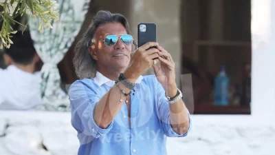 Το ξημέρωσε ο Ψινάκης σε συναυλία της Βίσση στη Μύκονο -  Δεν έφευγε μέχρι να βγει ο ήλιος