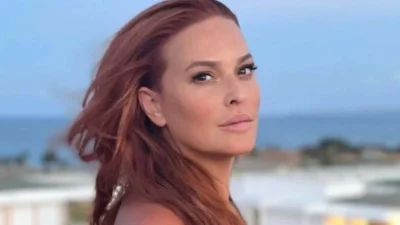 Έχει μετατρέψει το σαλόνι του σπιτιού σε παιδότοπο - Αμέτρητα χρυσά μπαλόνια για τα γενέθλια του γιου της Χρηστίδου