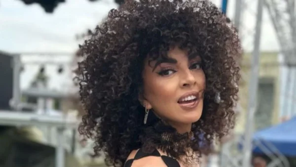 Μια άλλη η Μαρία Σολωμού - Έκανε ράστα τα μαλλιά της και άλλαξε χρώμα στα μισά από αυτά