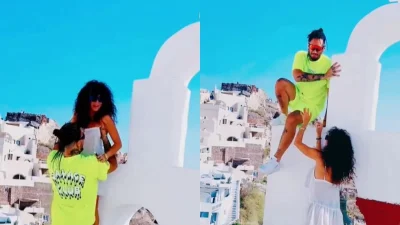 Με μίνι ημιδιάφανο λευκό φόρεμα η Μαρία - Όλα τα βλέμματα "καρφώθηκαν" πάνω στην Σολωμού και τον Mente Fuerte στην Σαντορίνη