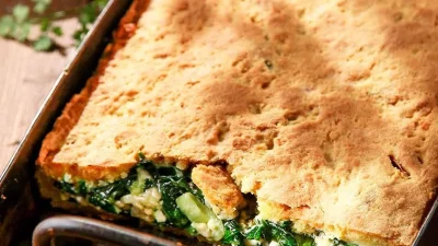 Με μπόλικο τυρί φέτα χωρίς φύλλο - Εύκολη και νόστιμη σπανακόπιτα πλαστός