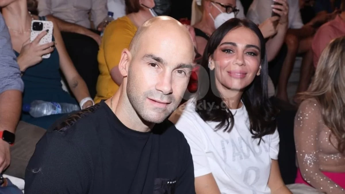 Έχει τεράστιους καναπέδες για να χωράνε και οι 8 και μεγάλη ψησταριά στον κήπο - Το σπίτι "υπερπαραγωγή" του Βασίλη Σπανούλη και της Ολυμπίας Χοψονίδου