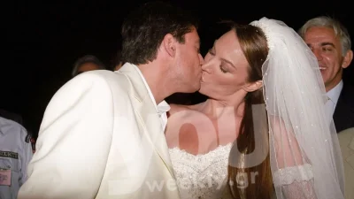 Το νυφικό της ήταν μίνι με μακρύ πέπλο - Σπάνιες φωτογραφίες από το γάμο της Τατιάνας Στεφανίδου με τον Ευαγγελάτο