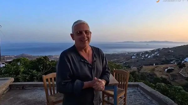 Ο Τάσος Δούσης και οι Εικόνες μας ταξιδεύουν στην πανέμορφη Τήνο