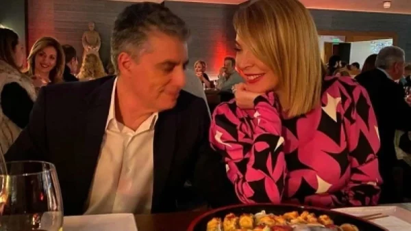 Γυαλιστερό και κατακόκκινο - Το σπάνιο βίντεο με το κάμπριο της Τατιάνας Στεφανίδου και του Νίκου Ευαγγελάτου