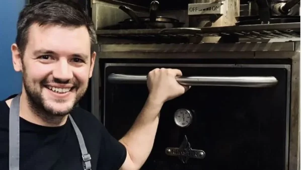 Έκλεψε τα βλέμματα η σύζυγός του με το λιτό νυφικό της - Παντρεύτηκε ο νικητής του MasterChef, Τιμολέων Διαμαντής