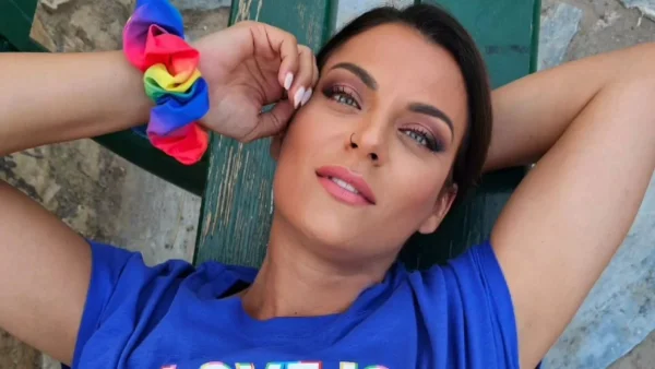 Λίγο μετά την είδηση της εγκυμοσύνης - Η πρώτη ολόσωμη φωτογραφία της Χριστίνας Βραχάλη