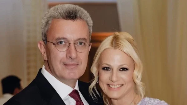 Είναι ίδιος ο πατέρας του στα νιάτα του - Ο γοητευτικός γιος του Νίκου Χατζηνικολάου και της Κρίστης Τσολακάκη