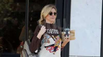 Σάσα Σταμάτη: Στη φόρα η αγωγή που κατέθεσε κατά του κέντρου αποκατάστασης που νοσηλευόταν ο πατέρας της