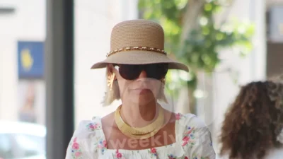 Η πρώτη δημόσια εμφάνιση της Σταμάτη μετά την εξομολόγησή της - Η κίνηση όταν είδε το φακό