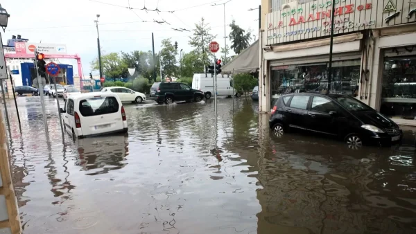 Συνεχίζονται και σήμερα 7/9 οι ισχυρές βροχές και οι καταιγίδες - Πότε θα εξασθενήσουν τα φαινόμενα;
