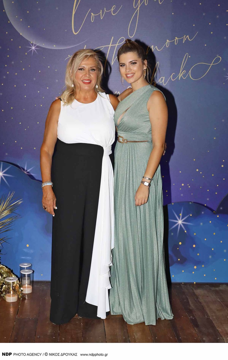 Βάπτιση γιου Σπυροπούλου & Σταθοκωστόπουλου: Τι φόρεσε η αδερφή της - Ίδια η Κωνσταντίνα σε μελαχρινό