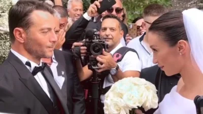 Βούρκωσε ο Γιώργος Αγγελόπουλος με το που είδε τη νύφη - Τι του ψιθύρισε η Δήμητρα Βαμβακούση (Βίντεο)