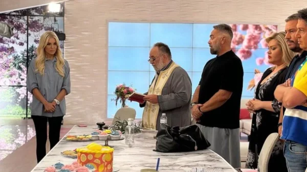 Αγιασμός στο πλατό του Super Κατερίνα - «Ήταν ένα περίεργο και δύσκολο καλοκαίρι»