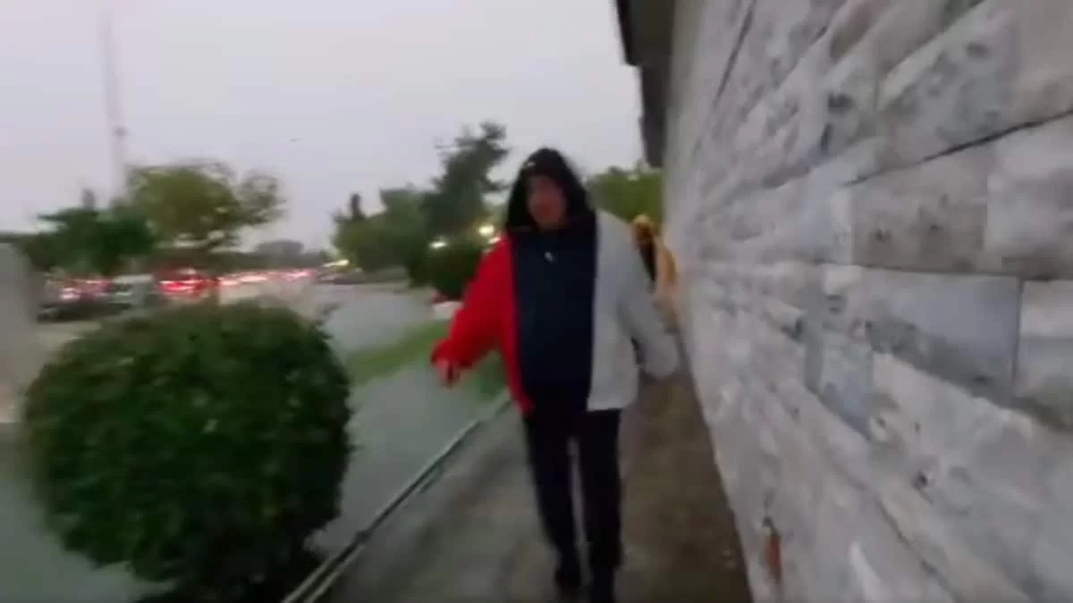 Κακοκαιρία Daniel: «Κάνω έκκληση στον κόσμο! Πού πάτε ρε άνθρωποι;» - Σε απόγνωση ο Δήμαρχος Βόλου, Αχιλλέας Μπέος, φώναζε στους δρόμους