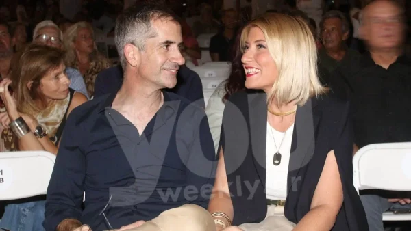 Άκρως διαχυτικοί σε βραδινή τους έξοδο  Κοσιώνη & Μπακογιάννης - Φιλήθηκαν στο στόμα μπροστά στο φακό