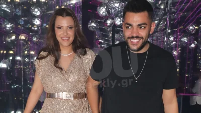 Φιλιά στο λαιμό, χάδια και αγκαλιές: Τα τρυφερά τετ - α - τετ Σαντικάι & Νάργες στα μπουζούκια