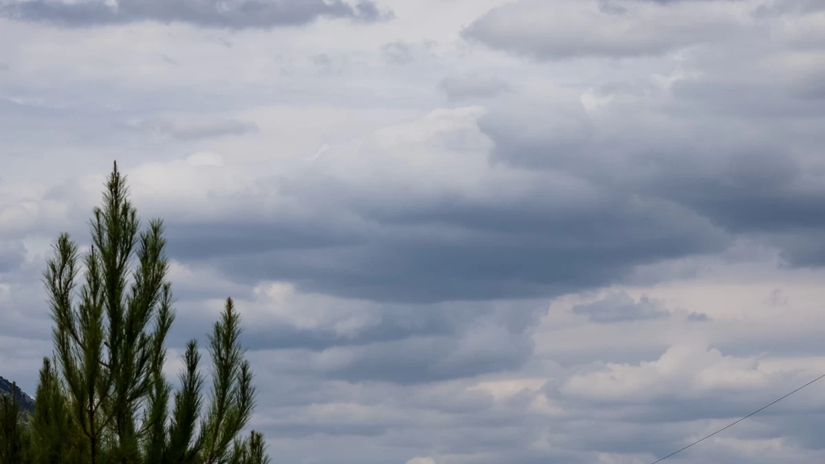 Καιρός (22/9): Αίθριος με πρόσκαιρες νεφώσεις και αυξημένη θερμοκρασία